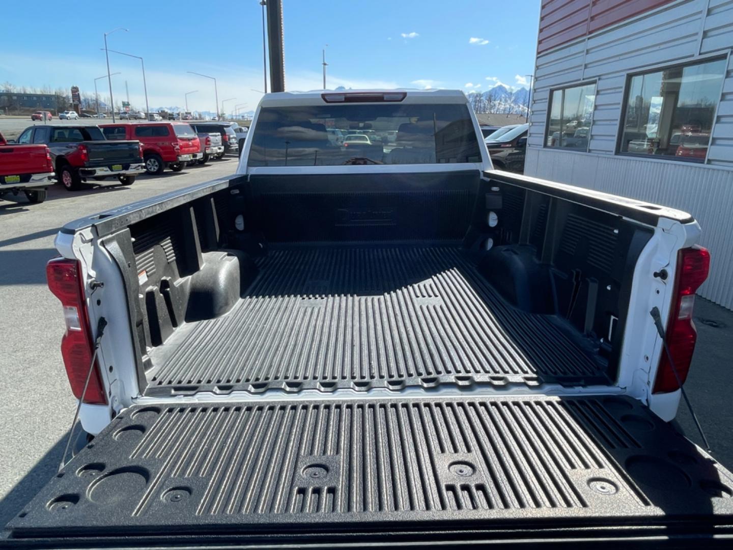 2022 WHITE CHEVROLET SILVERADO 2500H LT (2GC4YNE76N1) with an 6.6L engine, Automatic transmission, located at 1960 Industrial Drive, Wasilla, 99654, (907) 274-2277, 61.573475, -149.400146 - Photo#7